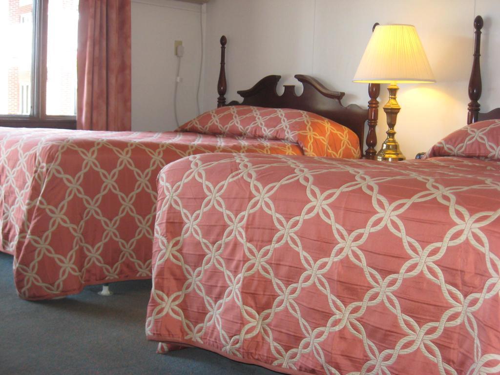 Lockport Inn And Suites Ngoại thất bức ảnh