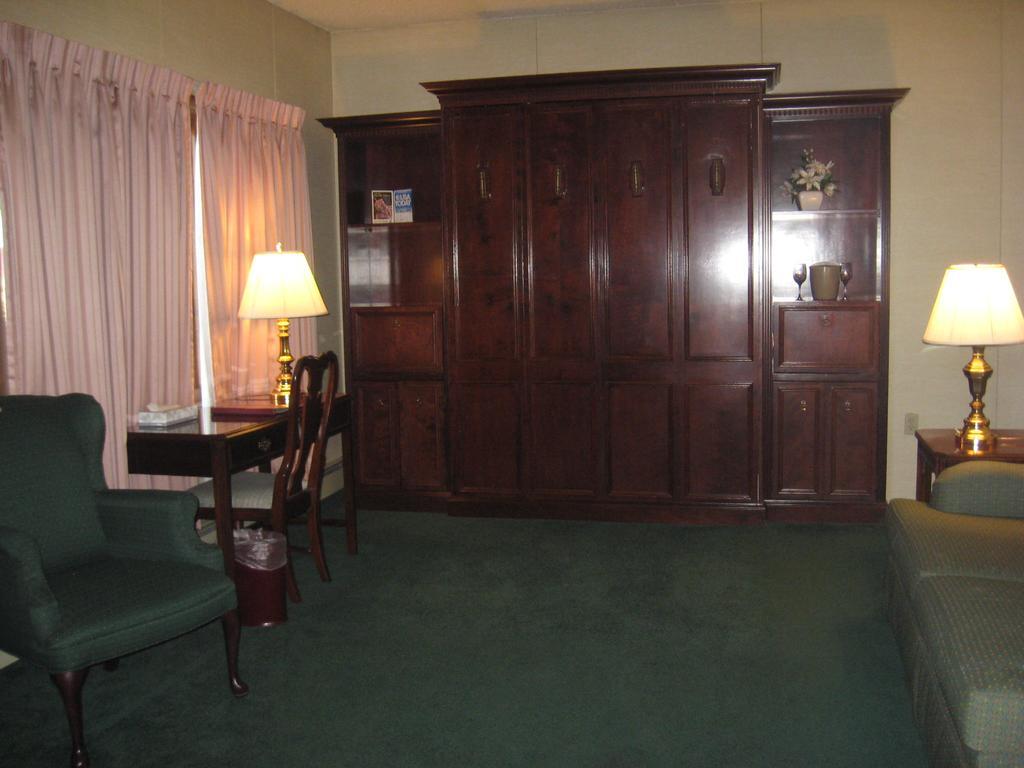 Lockport Inn And Suites Ngoại thất bức ảnh