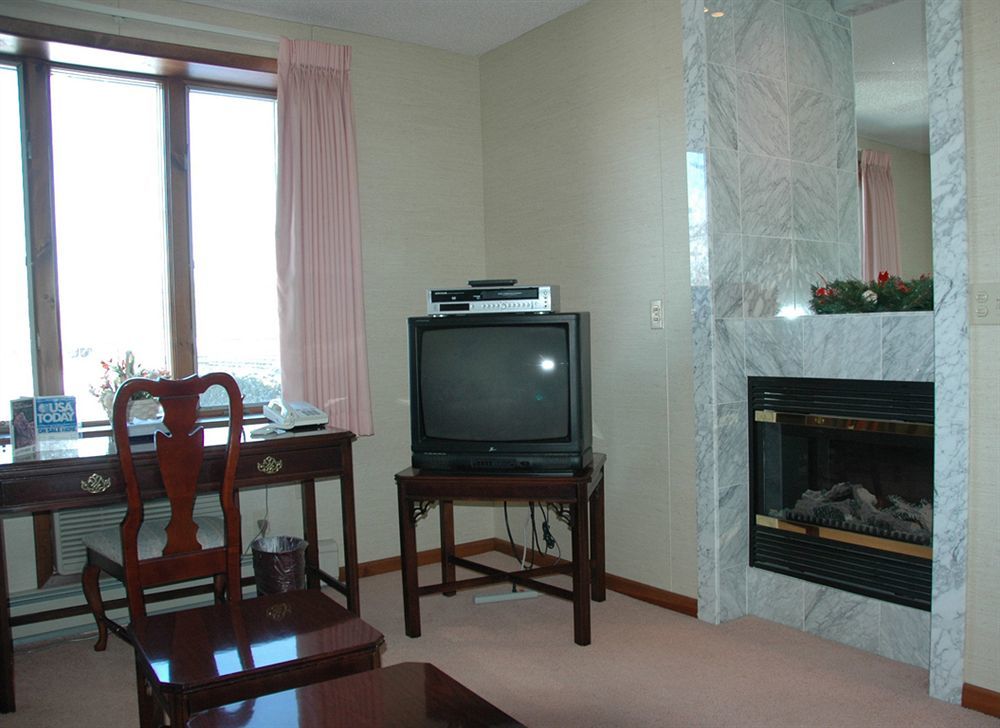 Lockport Inn And Suites Ngoại thất bức ảnh