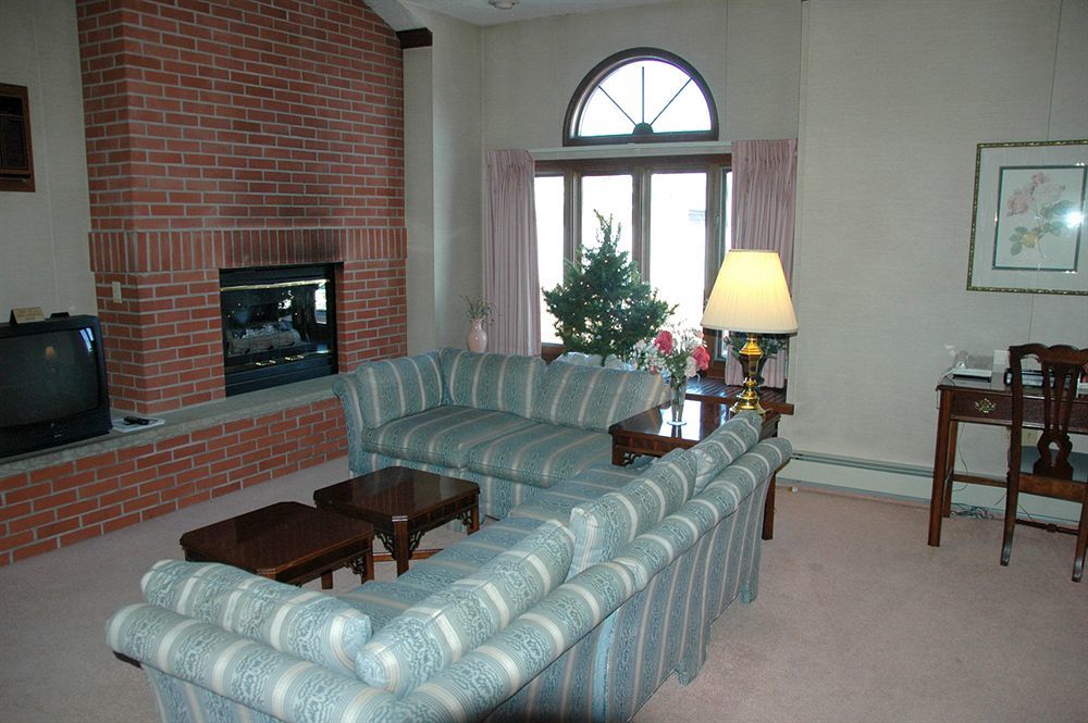 Lockport Inn And Suites Ngoại thất bức ảnh