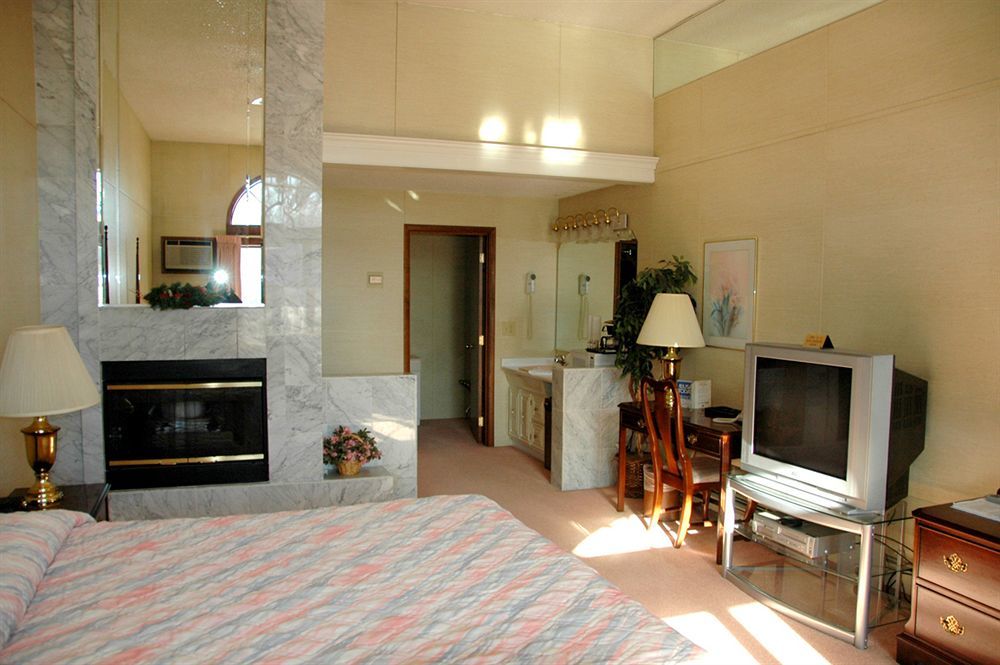 Lockport Inn And Suites Ngoại thất bức ảnh